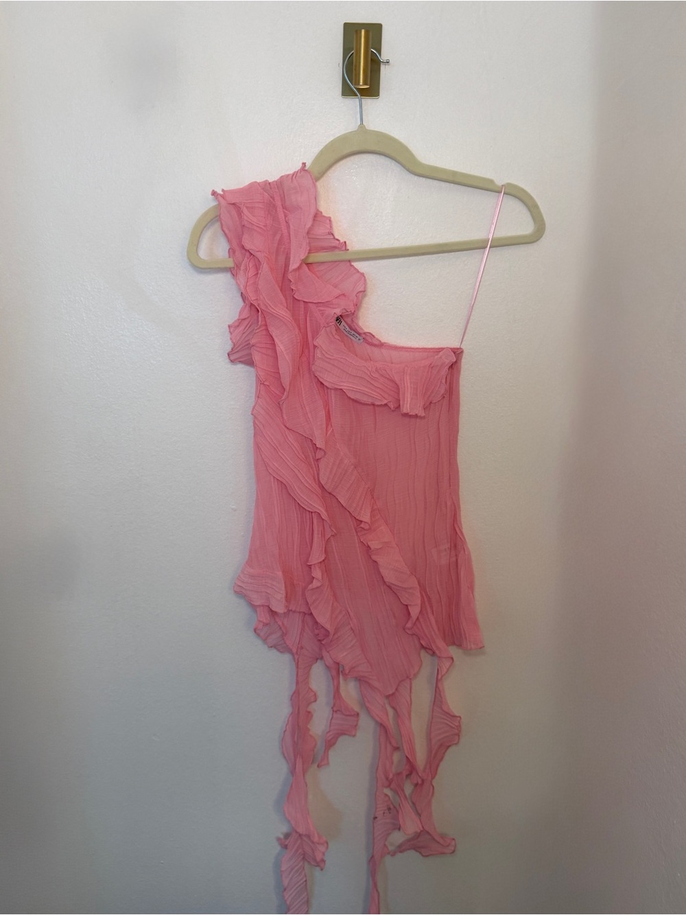One Shoulder Asymmetrical Ruffle Top - Picture 5 of 6